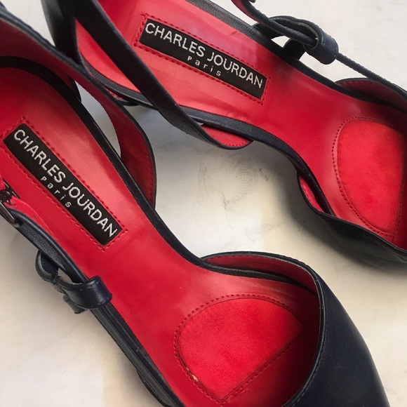 Charles Jourdan Paris | Kitten Heels - Picture 2 of 5